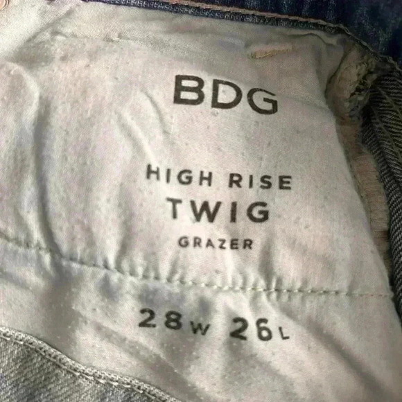 Women’s Urban  Outfitters BDG High Rise TWIG Grazer Jeans Size 28 x 26 - Picture 11 of 12